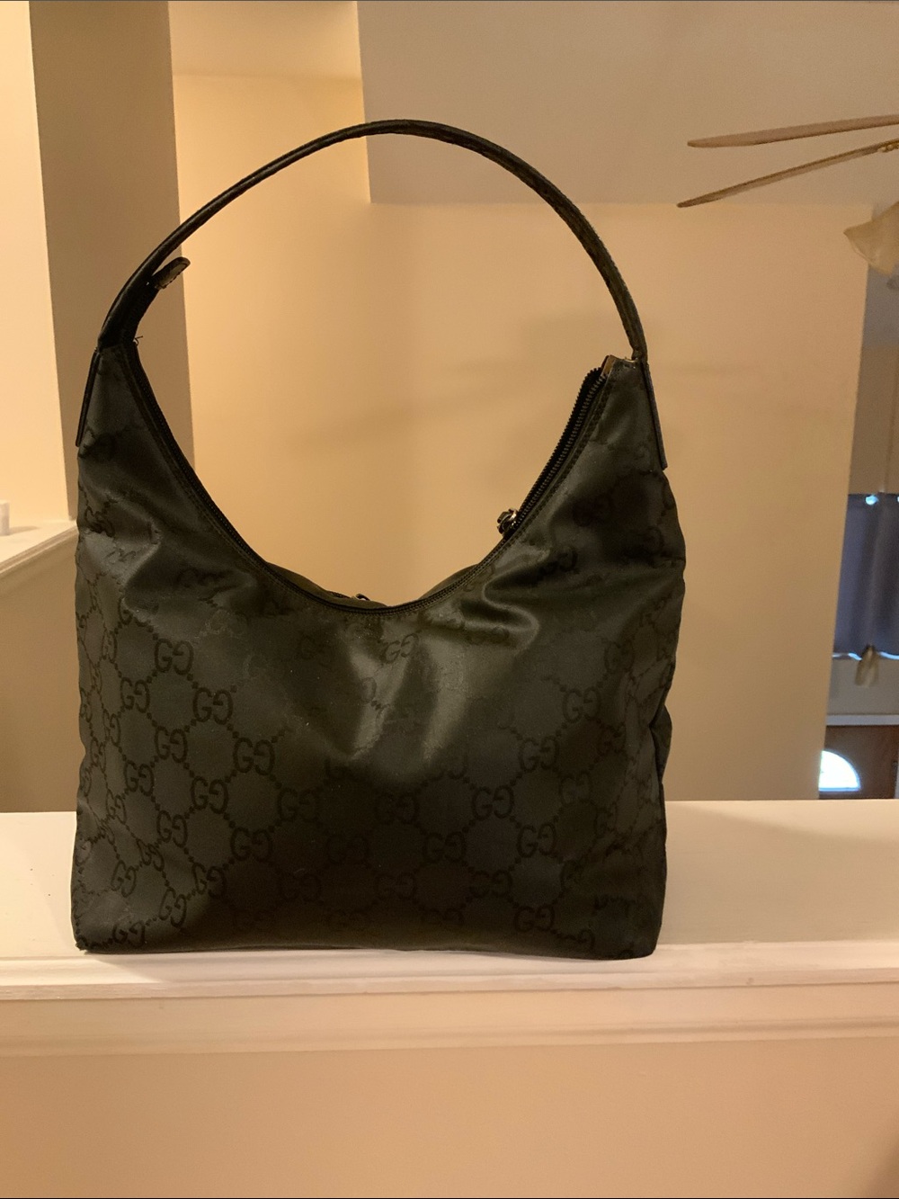 Gucci - Picture 2 of 8